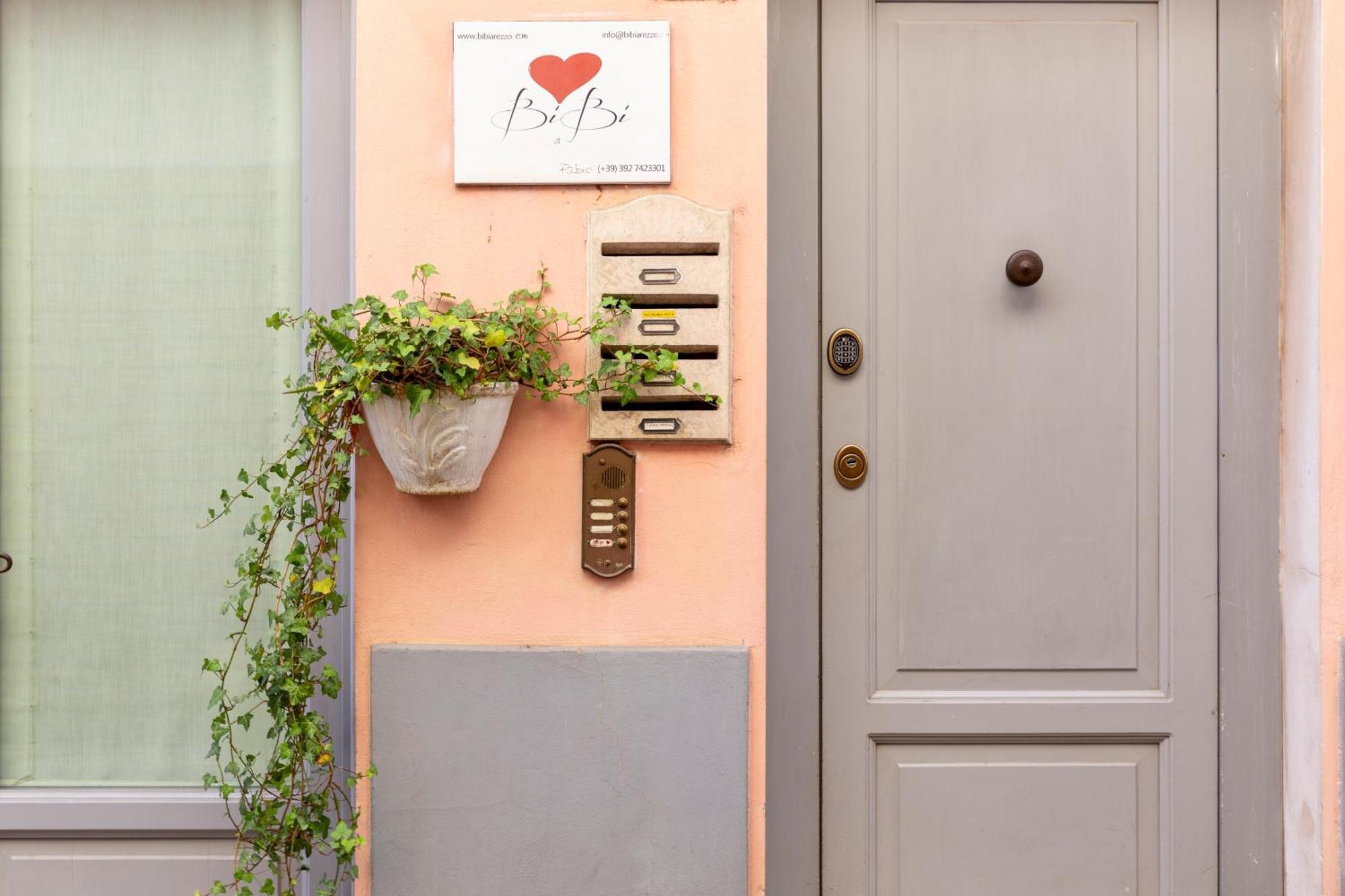 Bibi Boutique Arezzo Living Suite Rosafragola & Verdeconiglio 外观 照片